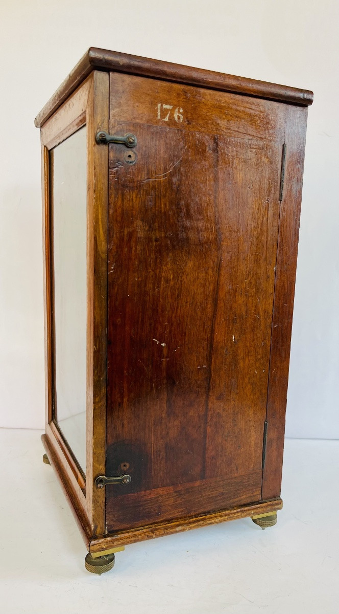 Coffret en noyer vitré-photo-1